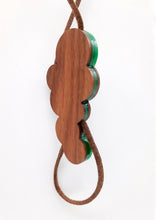 Carica l&#39;immagine nel visualizzatore di Gallery, collana BLOB verde legno plexiglas

