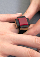 Carica l&#39;immagine nel visualizzatore di Gallery, anello-cross-rosso-nylon-3d-plexiglas
