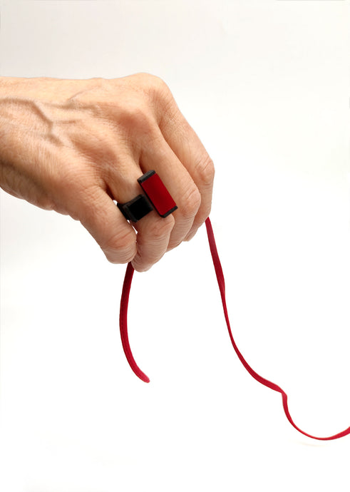 anello-piet-rosso-nylon-3d-plexiglas